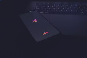 the instagram loading screen on a Samsung Galaxy phone